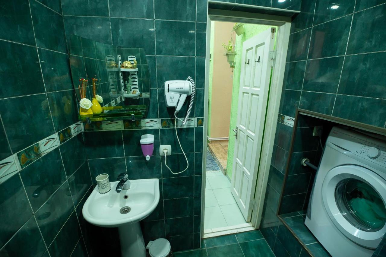 Freedom Square Apartment Tbilissi Extérieur photo